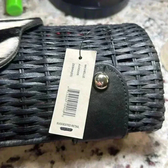 Adrienne Vittadini handbag - Picture 6 of 6